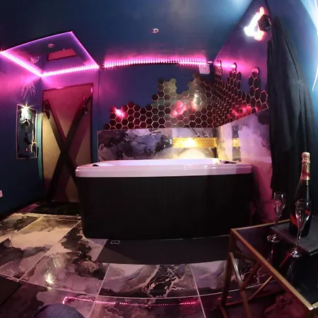 Le Confidentiel -love Room, Marbres, Jeux, Jacuzzi Appartamento *