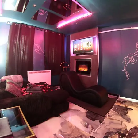 Le Confidentiel -love Room, Marbres, Jeux, Jacuzzi Appartamento *