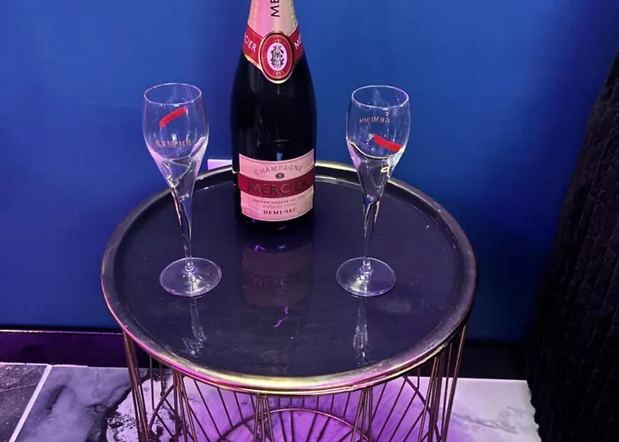 Le Confidentiel -love Room, Marbres, Jeux, Jacuzzi *