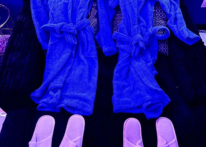 Appartamento Le Confidentiel -love Room, Marbres, Jeux, Jacuzzi *