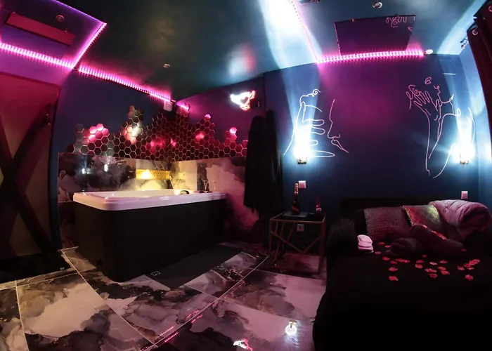 Le Confidentiel -love Room, Marbres, Jeux, Jacuzzi Appartamento *
