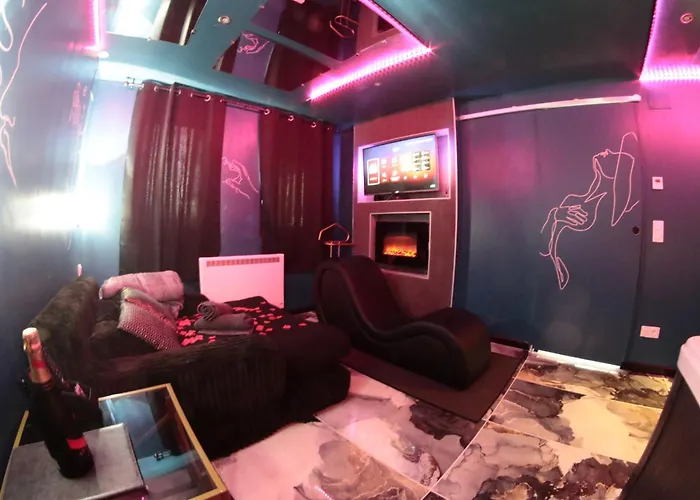 Le Confidentiel -love Room, Marbres, Jeux, Jacuzzi Appartamento *